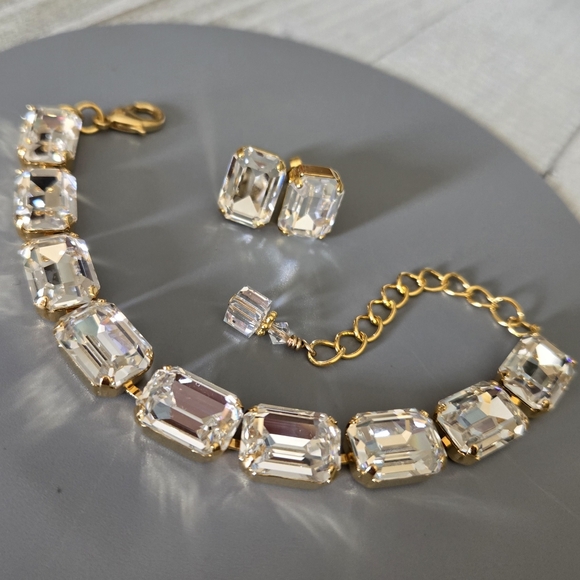 Austrian Crystal Bracelet in Gold - Picture 9 of 10